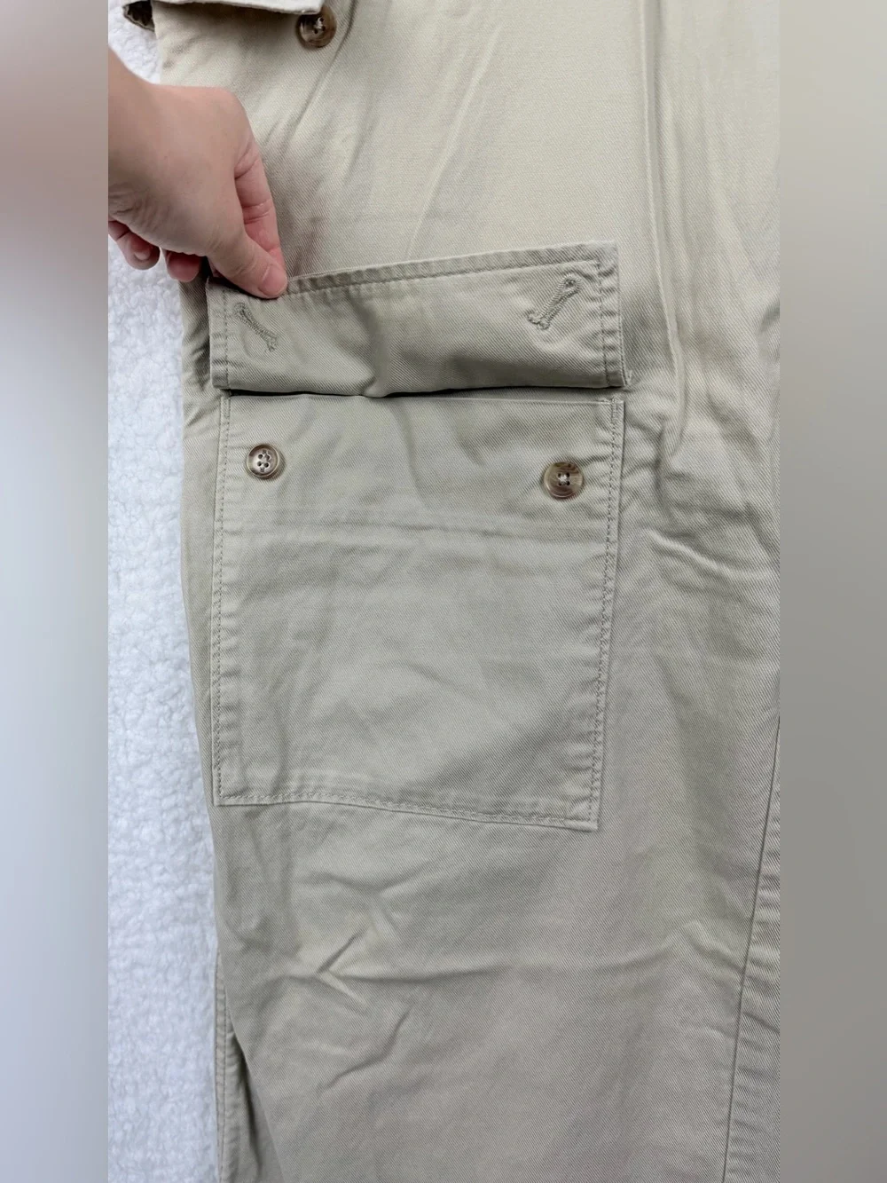 BANANA REPUBLIC • Khaki/Beige Twill High-Rise Wide-Leg Cargo Pants, 4